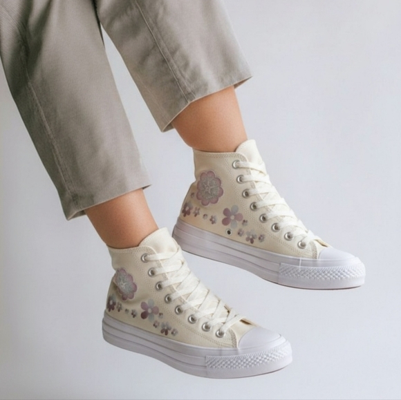 Converse Shoes - Converse Chuck Taylor Platform Gradient Flowers High-Top Sneakers